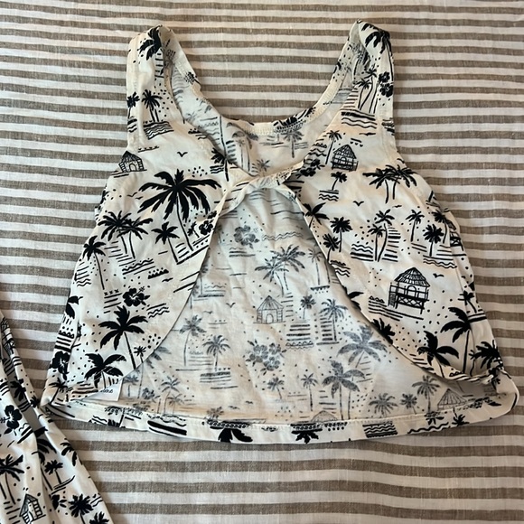 Zara Vacay 2 Piece Set - Picture 3 of 5